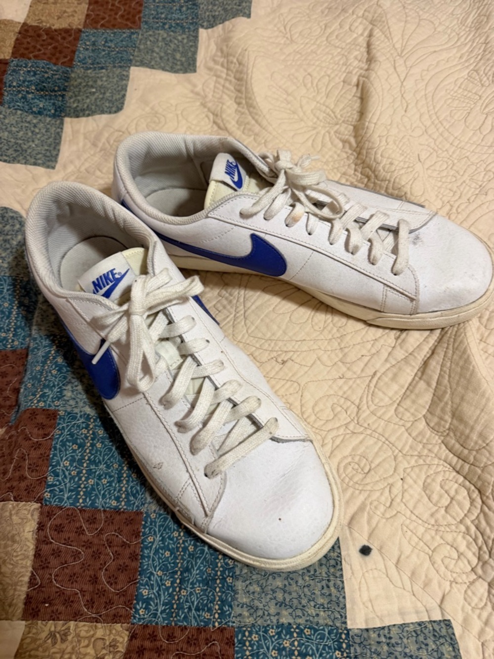 Nike Men’s White Leather Tennis Shoes with Blue Swoosh